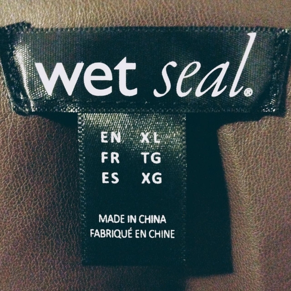 Women's Brown Faux Leather Button Up Blazer – XL - Picture 3 of 4